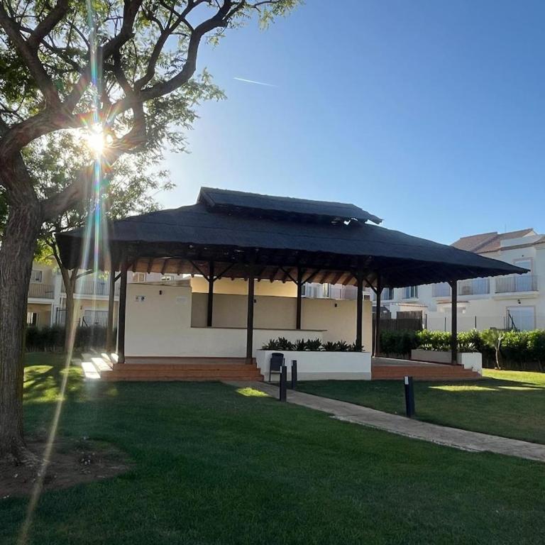 Lovely house with garden and community pool - Casa de 3 dormitorios - 37