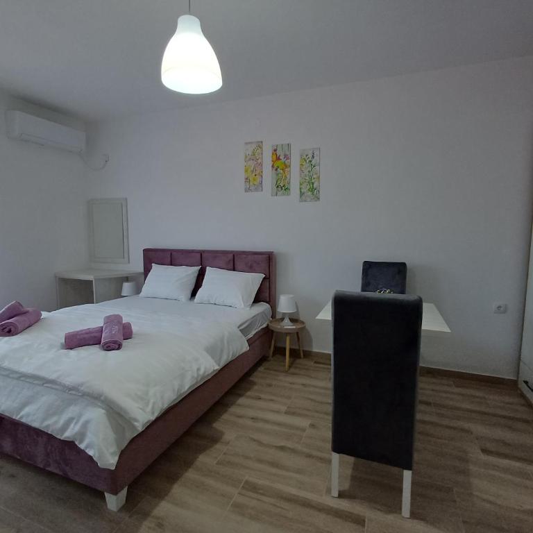 RIO Residence - Dvokrevetna Soba sa Bračnim Krevetom i Pogledom na Planinu - 4