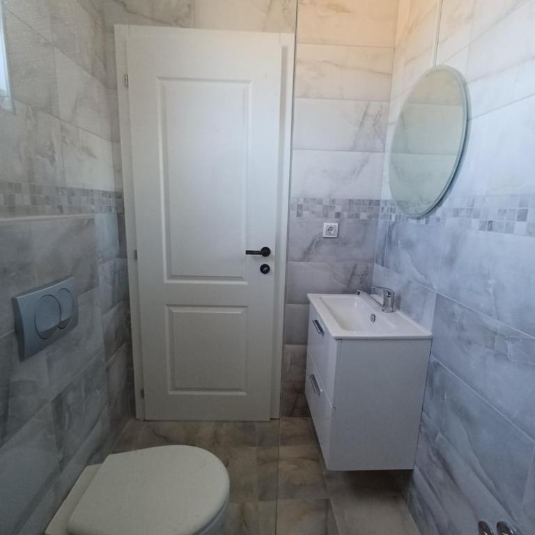 RIO Residence - Dvokrevetna Soba sa Bračnim Krevetom i Pogledom na Planinu - 2