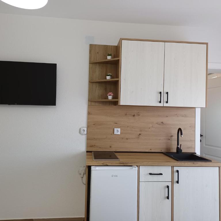 RIO Residence - Dvokrevetna Soba sa Bračnim Krevetom i Pogledom na Planinu - 10