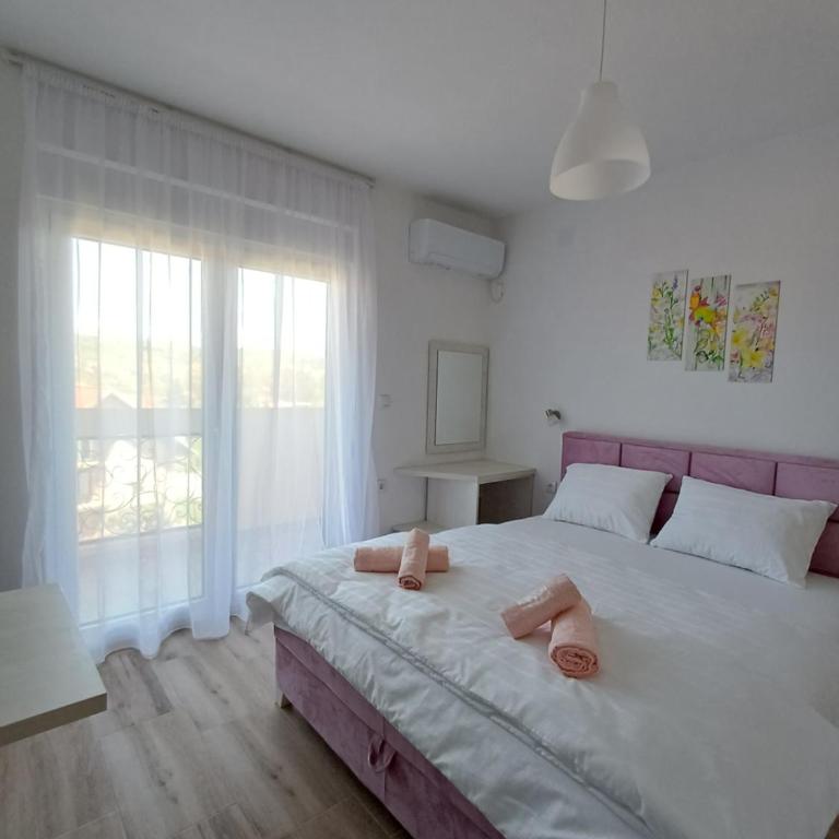 RIO Residence - Mala Dvokrevetna Soba sa Bračnim Krevetom - 1