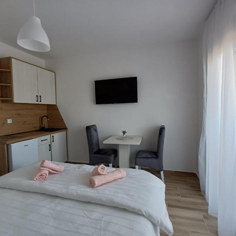 RIO Residence - Mala Dvokrevetna Soba sa Bračnim Krevetom - 4