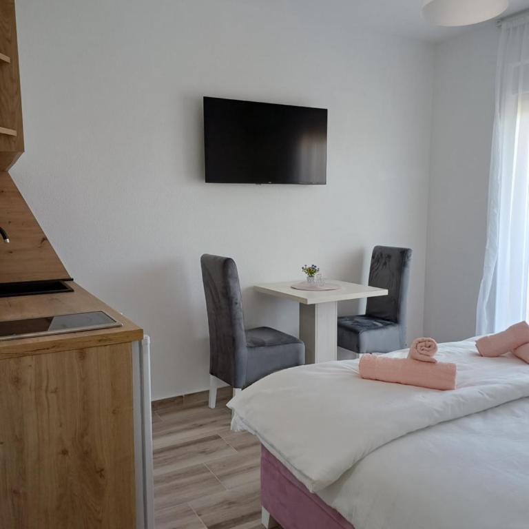 RIO Residence - Mala Dvokrevetna Soba sa Bračnim Krevetom - 7