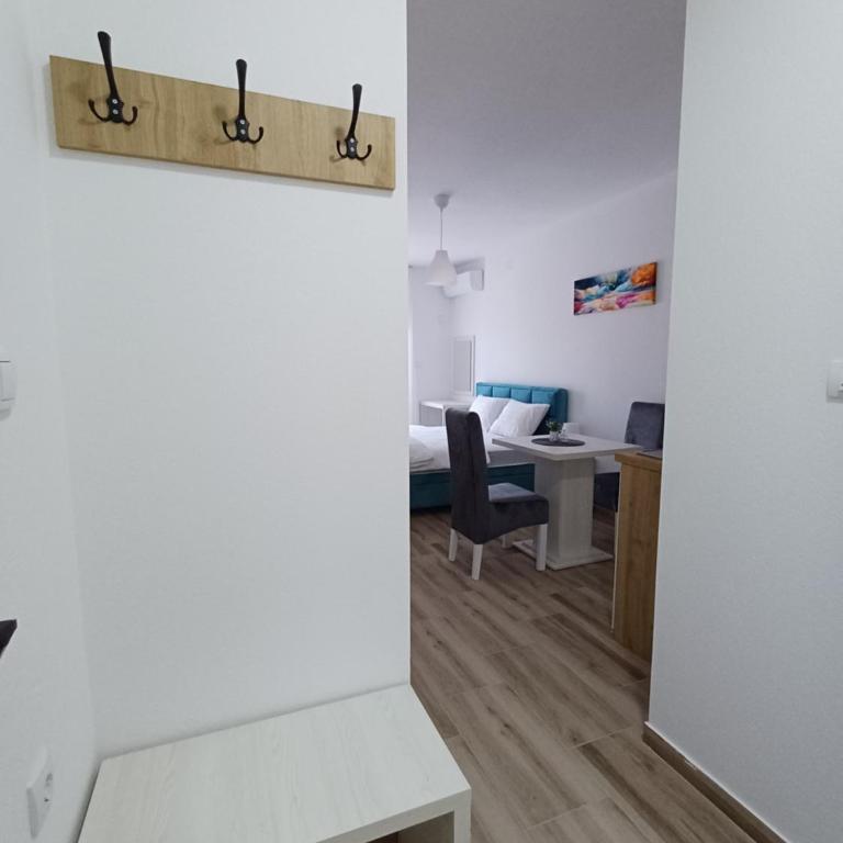 RIO Residence - Dvokrevetna Soba sa Bračnim Krevetom i Pogledom na Planinu - 2