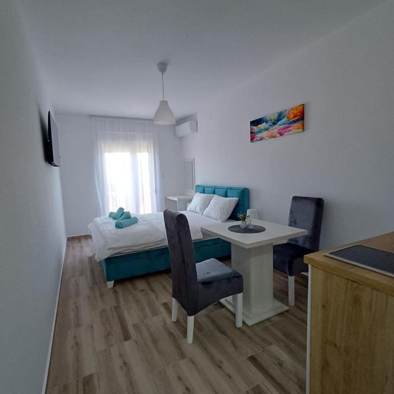 RIO Residence - Dvokrevetna Soba sa Bračnim Krevetom i Pogledom na Planinu - 5