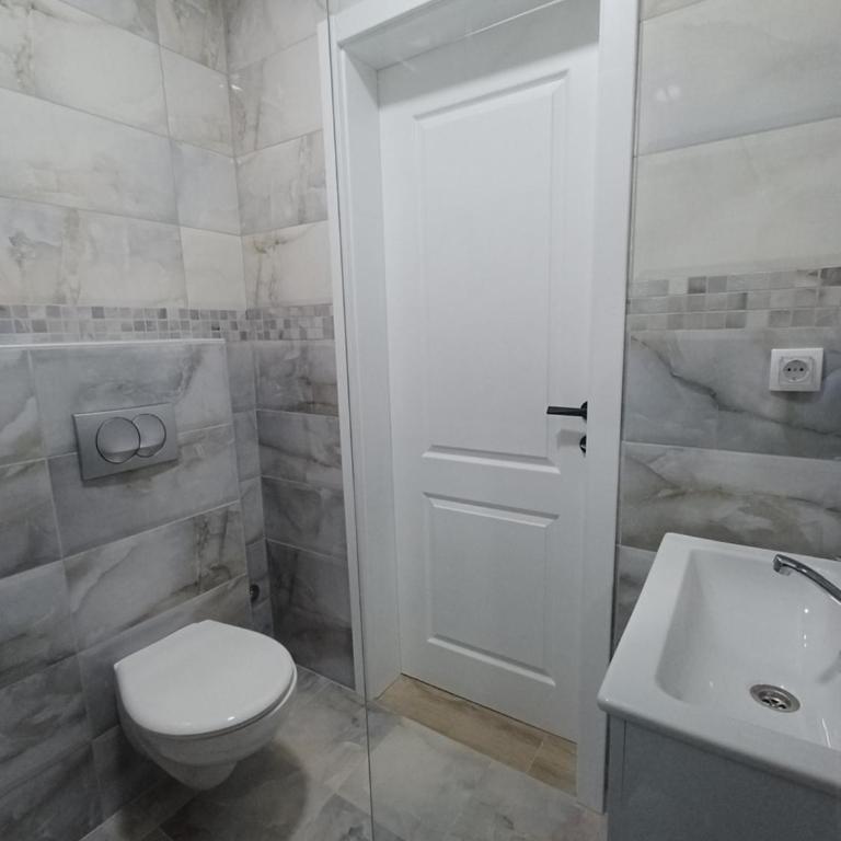 RIO Residence - Dvokrevetna Soba sa Bračnim Krevetom i Pogledom na Planinu - 6