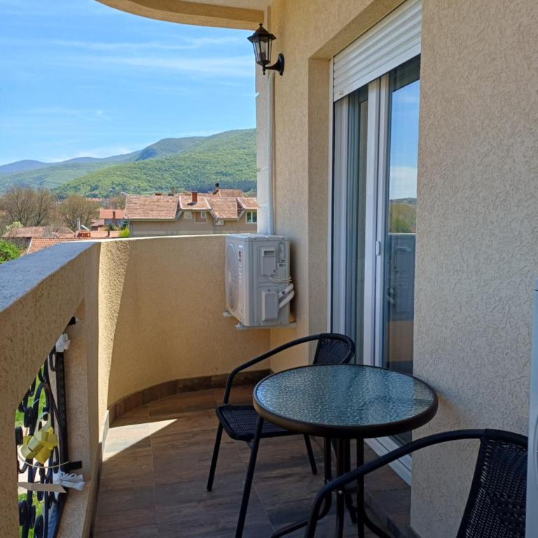 RIO Residence - Dvokrevetna Soba sa Bračnim Krevetom i Pogledom na Planinu - 10