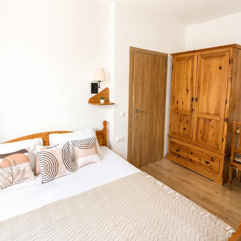 Little Vine House - One-Bedroom House - 10
