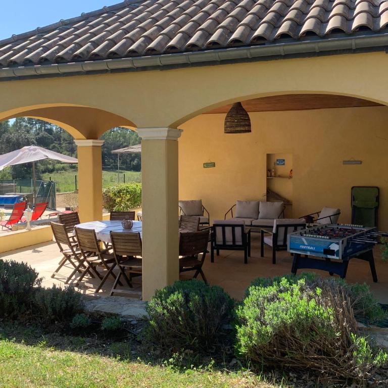 Villa tout confort, superbe vue dégagée, piscine chauffée, raccdt fibre - Maison 4 Chambres - 12