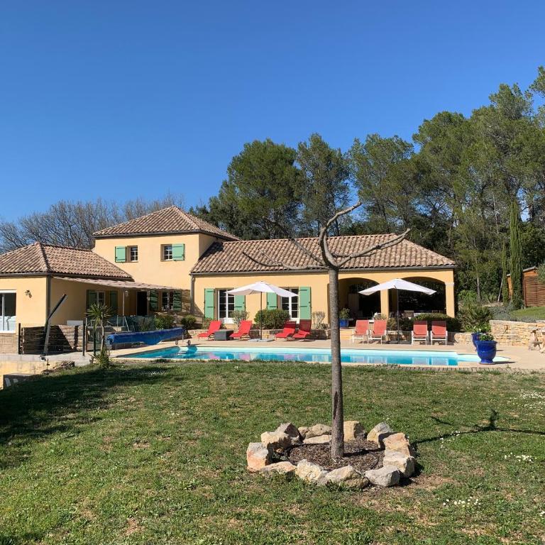 Villa tout confort, superbe vue dégagée, piscine chauffée, raccdt fibre - Maison 4 Chambres - 3