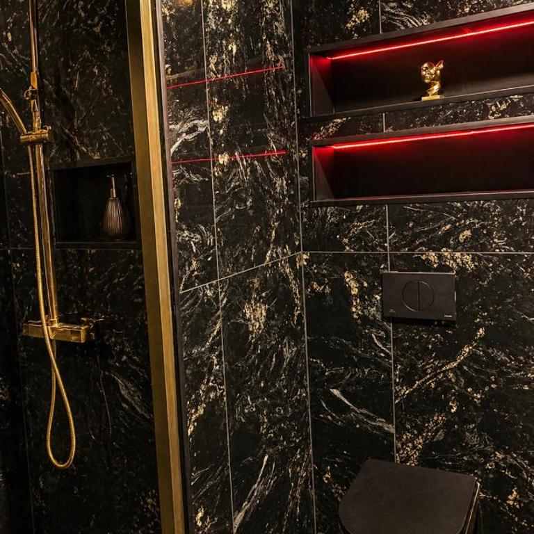 Suite érotique avec balnéo privée-pole dance-croix de Saint-André- balançoire et banc de soumission 10 min centre Montpellier - One-Bedroom Apartment - 7
