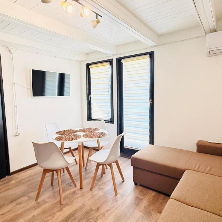 Firstly Line Fisherman House - Hladna Uvala - Bar - One-Bedroom House - 22