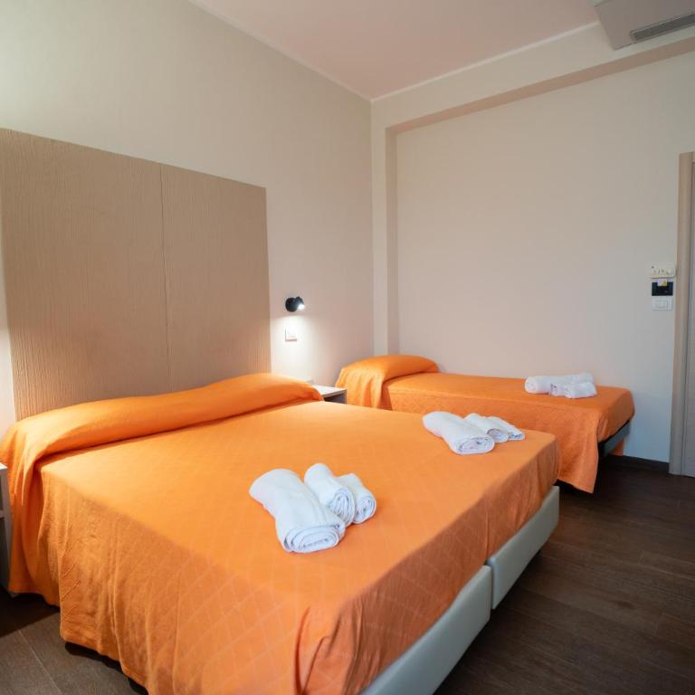 Hotel Estense - Camera Tripla Comfort - 6