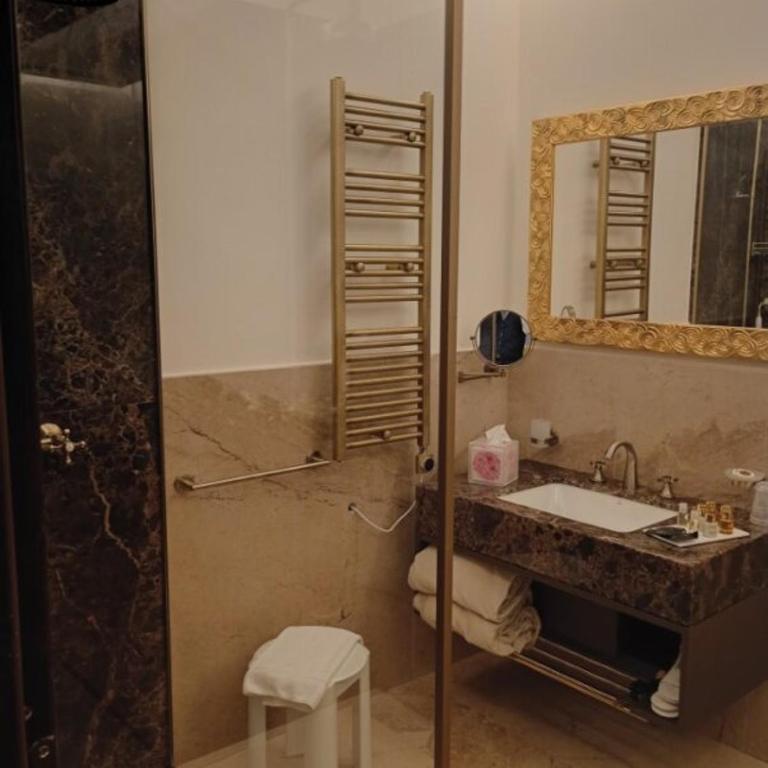 Villa Alliata Relais & Spa - Camera Matrimoniale con Bagno Privato - 3