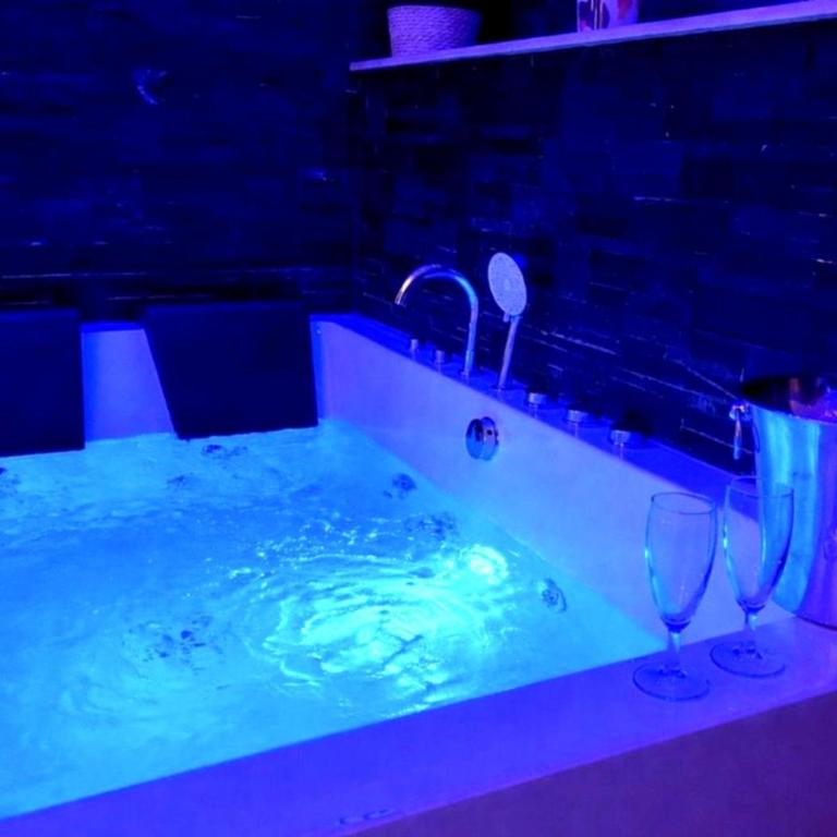 Spacieux spa et sauna - Appartement 1 Chambre avec Baignoire Spa - 2