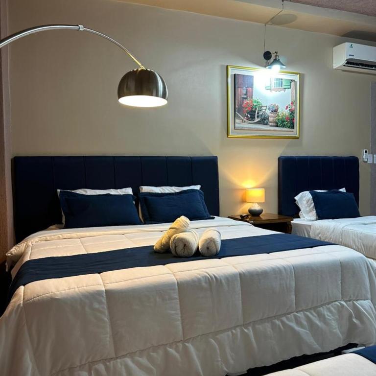 Doña Emilia Hotel Boutique - Habitación Familiar Estándar - 8