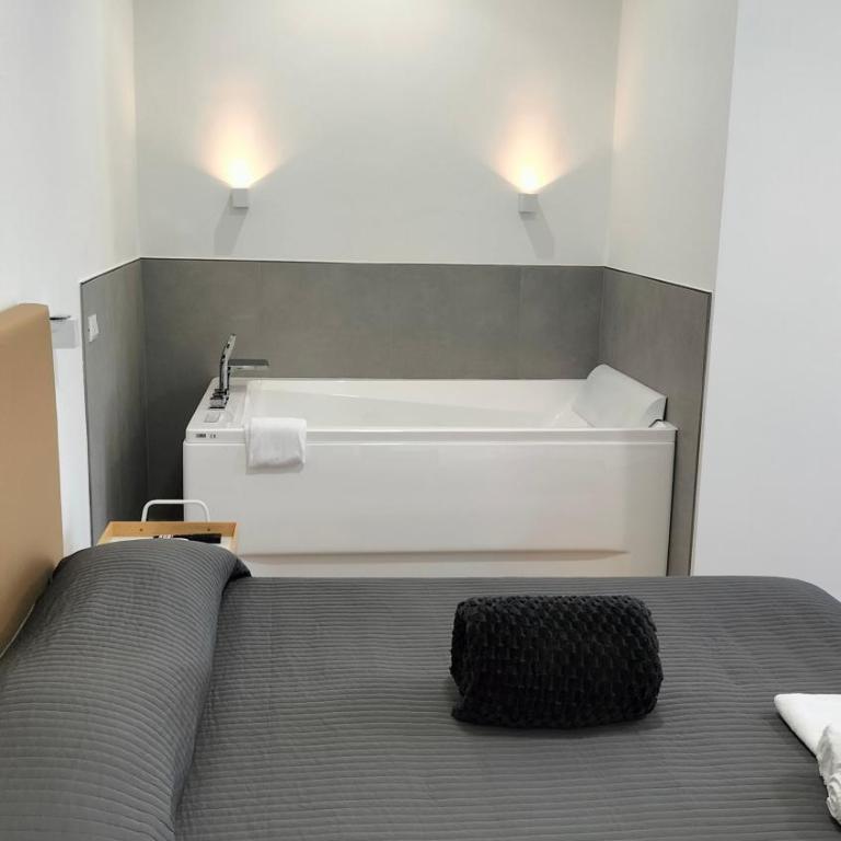 Dell'Ova 98 Rooms - Double Room with Spa Bath - 34