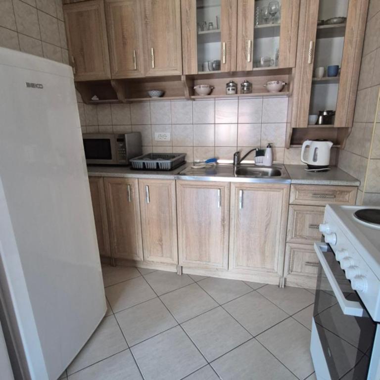 Maki Apartments - One-Bedroom Apartment - 6