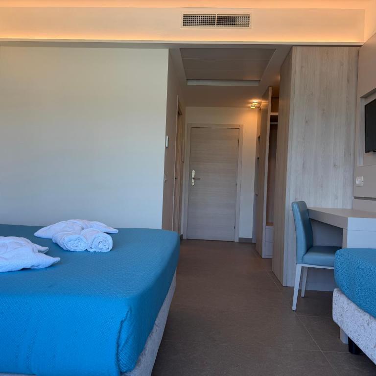 Hotel Residence Holiday - Camera Tripla Premium - 6