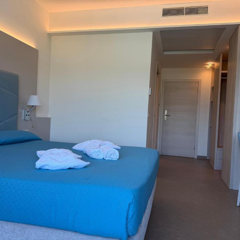 Hotel Residence Holiday - Camera Tripla Premium - 7