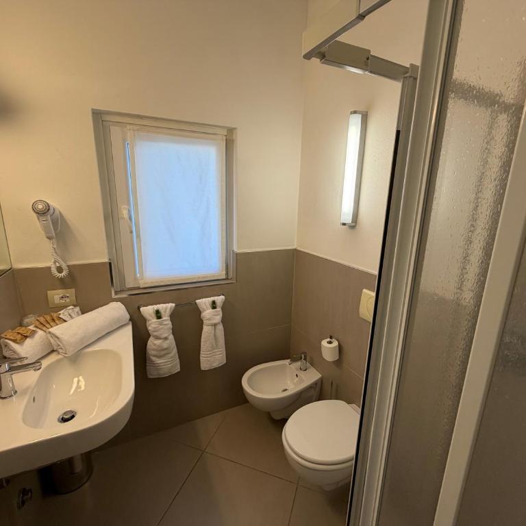 Hotel Residence Holiday - Camera Tripla Superior - 14