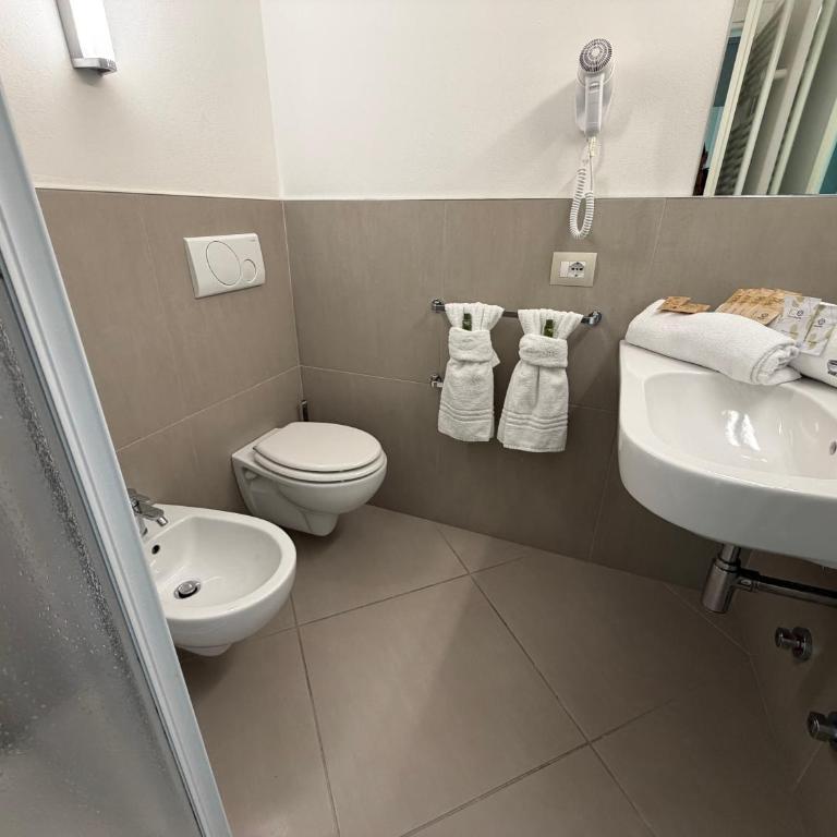 Hotel Residence Holiday - Camera Tripla Superior - 15