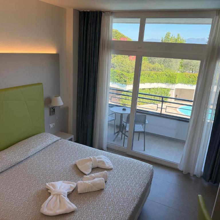 Hotel Residence Holiday - Camera Matrimoniale Premium - 9