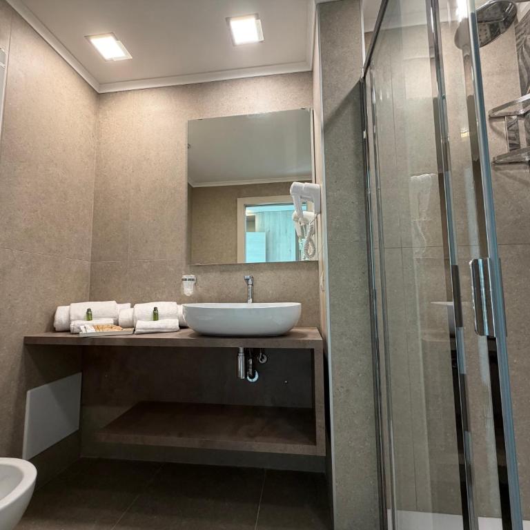 Hotel Residence Holiday - Camera Matrimoniale Premium - 8