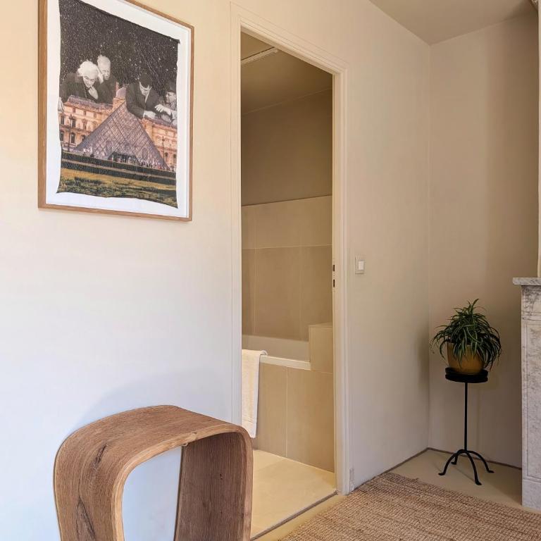 Provencal Escape - Suite with City View - 21