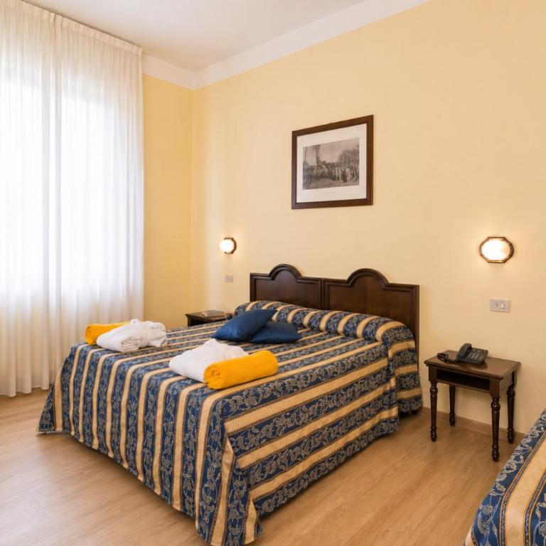 Hotel Milano Helvetia - in centro con piscina - Standard Triple Room - 5