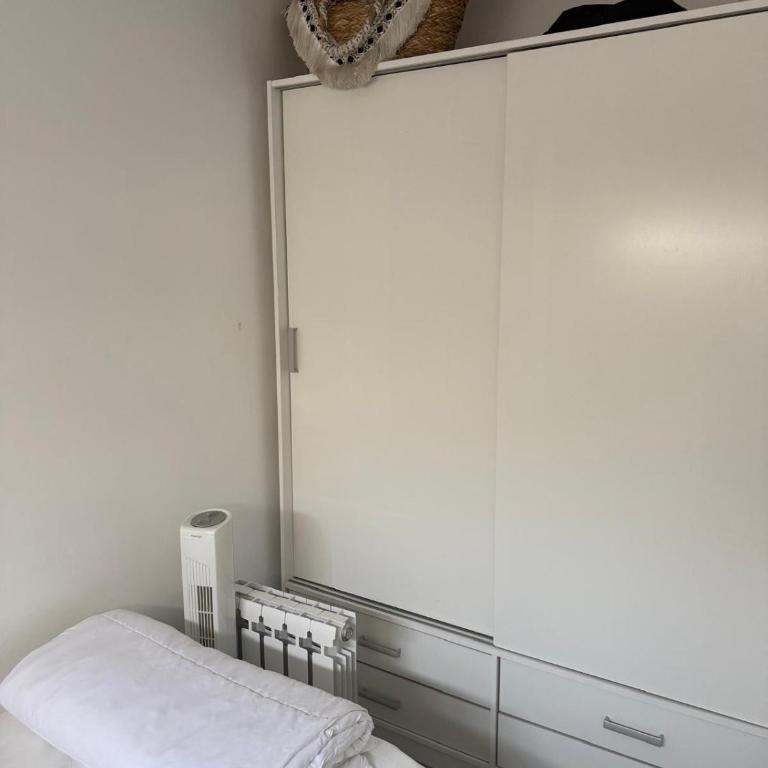 Salou Centre, C Bilbao 100 m beach, sleeps 4 - One-Bedroom Apartment - 6