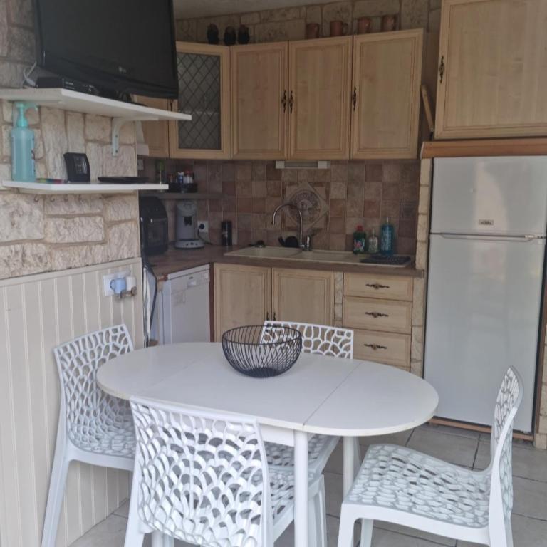 Jolie maison 5 personnes, CLIM, WIFI, 100m de la plage, secteur Lydia Grande Plage - Casa con 2 Camere da Letto - 10