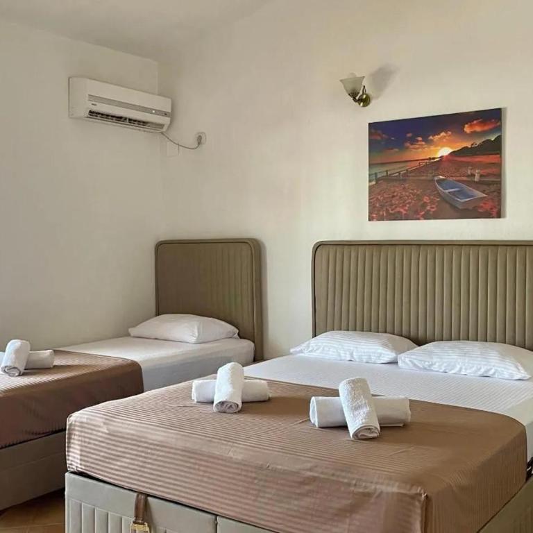 Holiday House Ulcinj - Triple Room with Garden View - 2