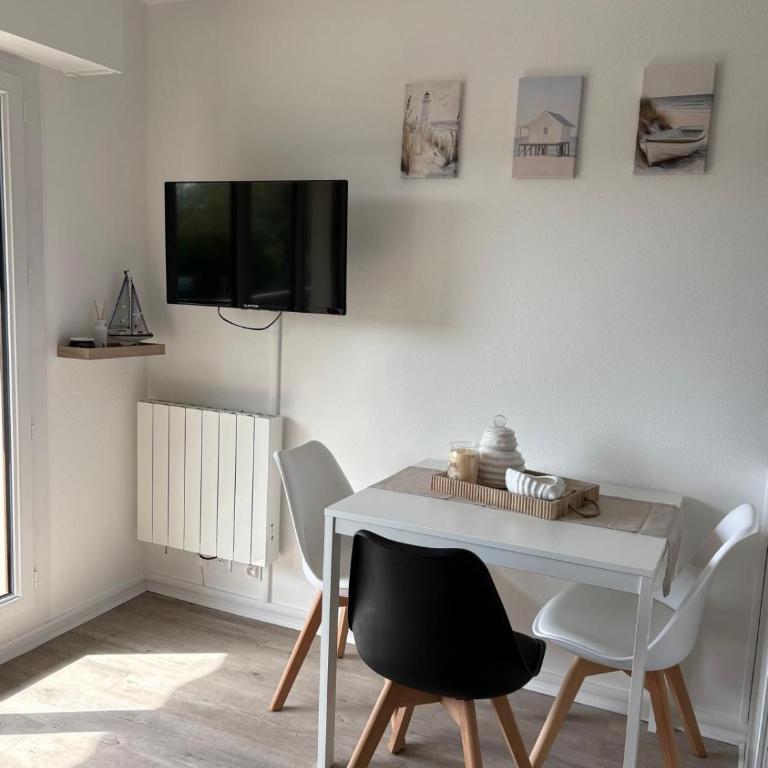 À 2 min de la plage, 2 pièces tout confort Linge de maison et ménage compris - Appartement 1 Chambre - 4