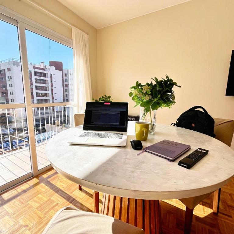 Terraza en el centro mendocino a 4 cuadras de Plaza Independencia y Arístides - Apartamento de 2 dormitorios con balcón y terraza - 14