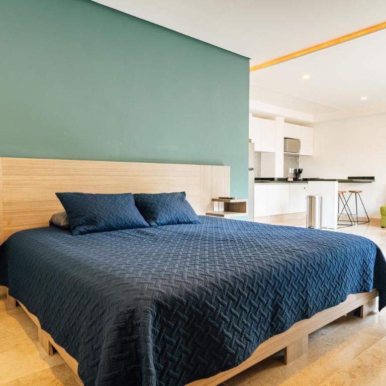 Amplio departamento familiar- Alberca -A pasos de la playa! - Two-Bedroom Apartment with Balcony - 15