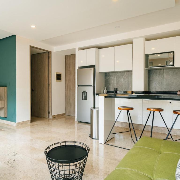 Amplio departamento familiar- Alberca -A pasos de la playa! - Two-Bedroom Apartment with Balcony - 18