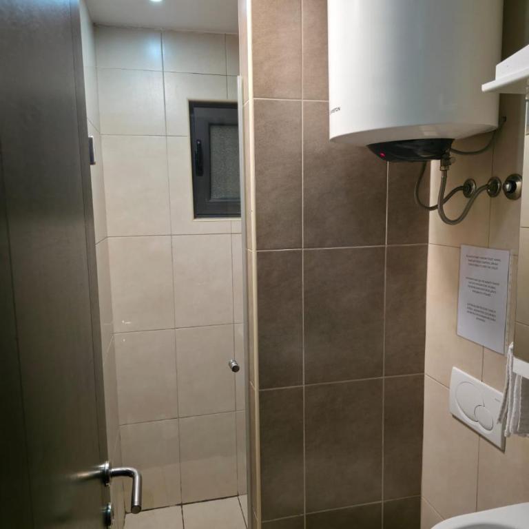 Bono Apartments - Dvokrevetna Soba sa Bračnim Krevetom i Balkonom - 10