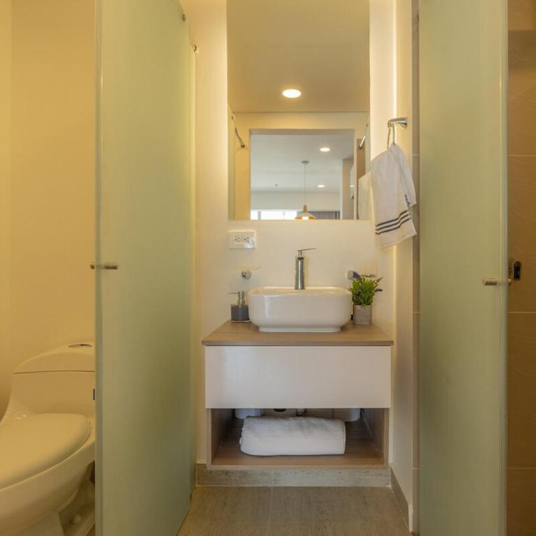 Apartamento con vista al mar, terraza privada y piscina cerca aeropuerto - One-Bedroom Apartment - 6