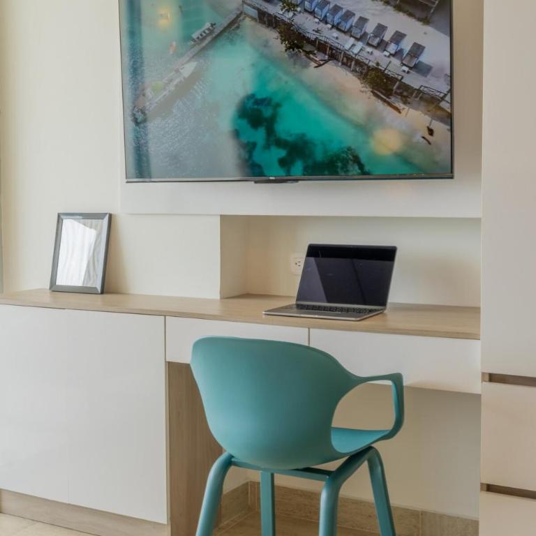 Apartamento con vista al mar, terraza privada y piscina cerca aeropuerto - One-Bedroom Apartment - 20