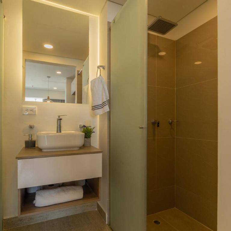 Apartamento con vista al mar, terraza privada y piscina cerca aeropuerto - One-Bedroom Apartment - 25