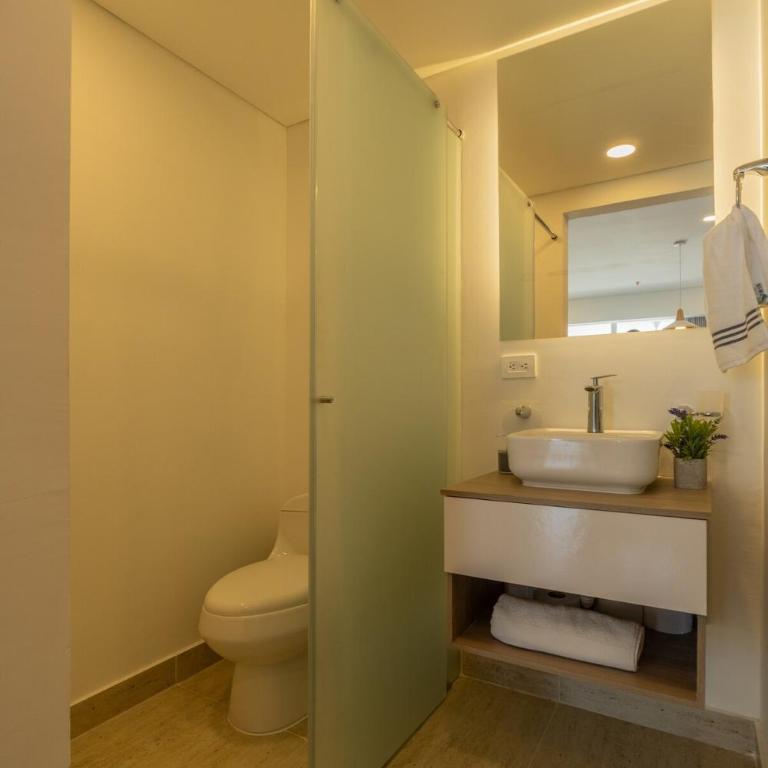 Apartamento con vista al mar, terraza privada y piscina cerca aeropuerto - One-Bedroom Apartment - 31