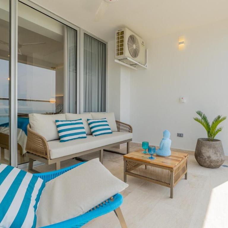 Apartamento con vista al mar, terraza privada y piscina cerca aeropuerto - One-Bedroom Apartment - 33