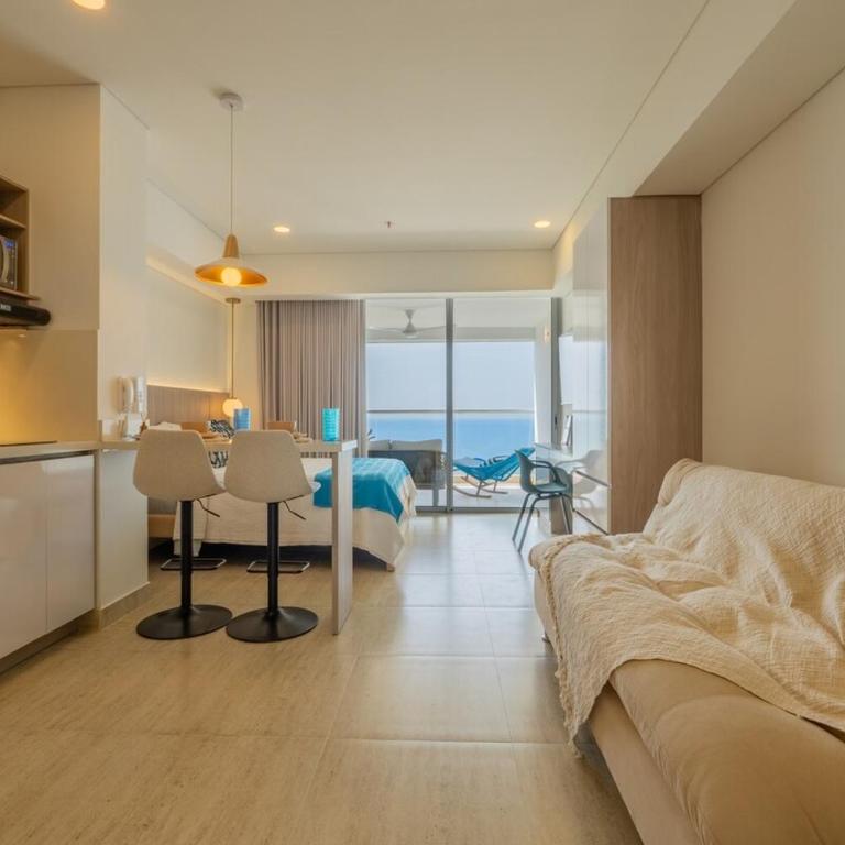 Apartamento con vista al mar, terraza privada y piscina cerca aeropuerto - One-Bedroom Apartment - 40