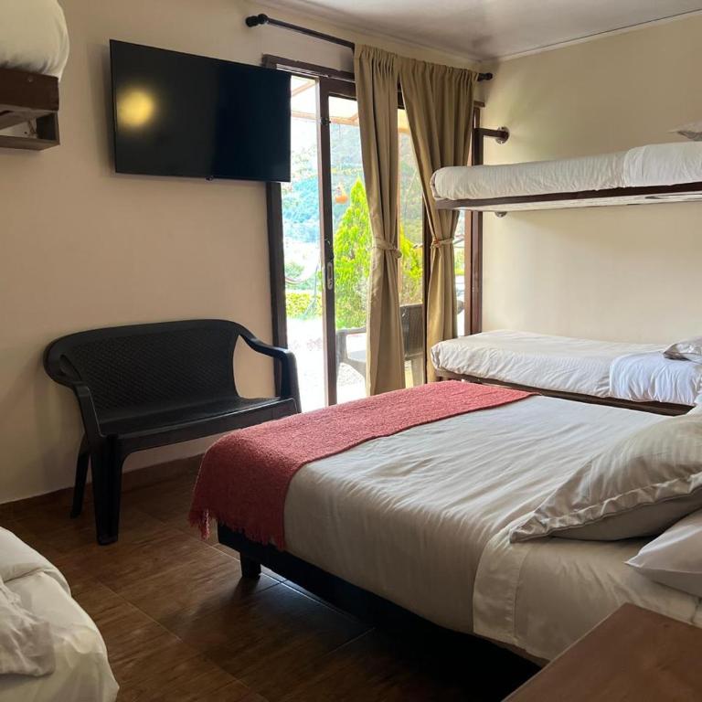 Tierra Viva VDL - Quadruple Room with Private Bathroom - 2