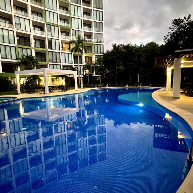 Luxury Oasis Condo Pools, Rooftop & Paddle, Tennis - Two-Bedroom Apartment - 8