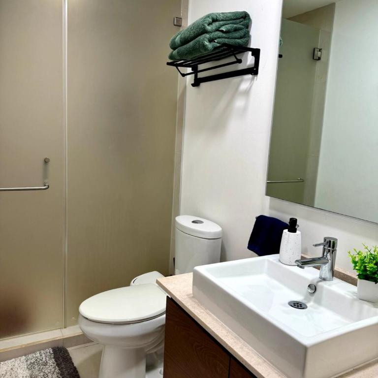 Luxury Oasis Condo Pools, Rooftop & Paddle, Tennis - Two-Bedroom Apartment - 9