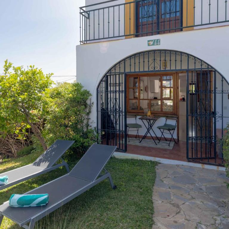 Few minutes walk to the Beach, Restaurants, Bars, Supermarkets and more! - Casa de 2 dormitorios - 21