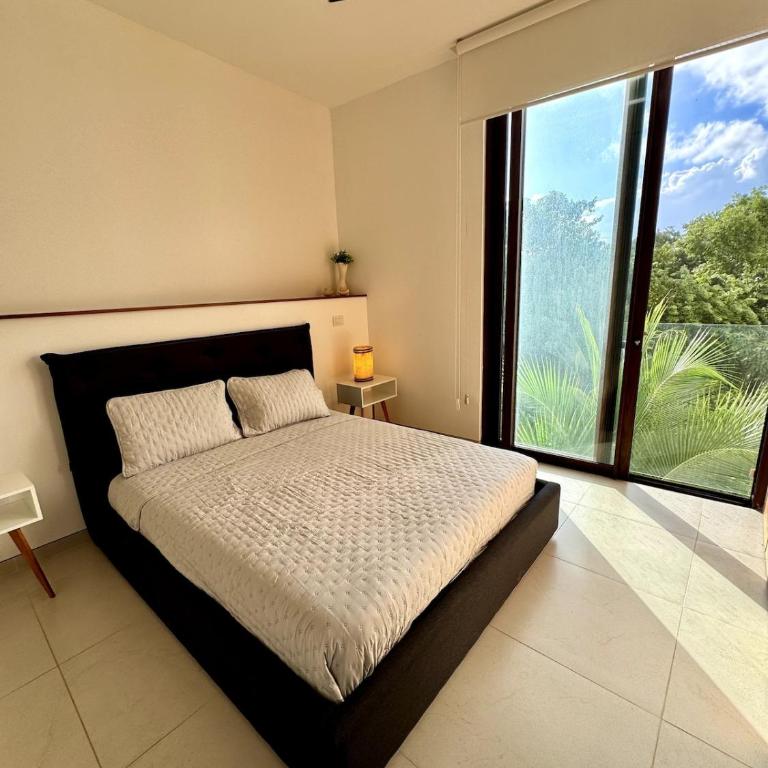 Luxury Oasis Condo Pools, Rooftop & Paddle, Tennis - Two-Bedroom Apartment - 4