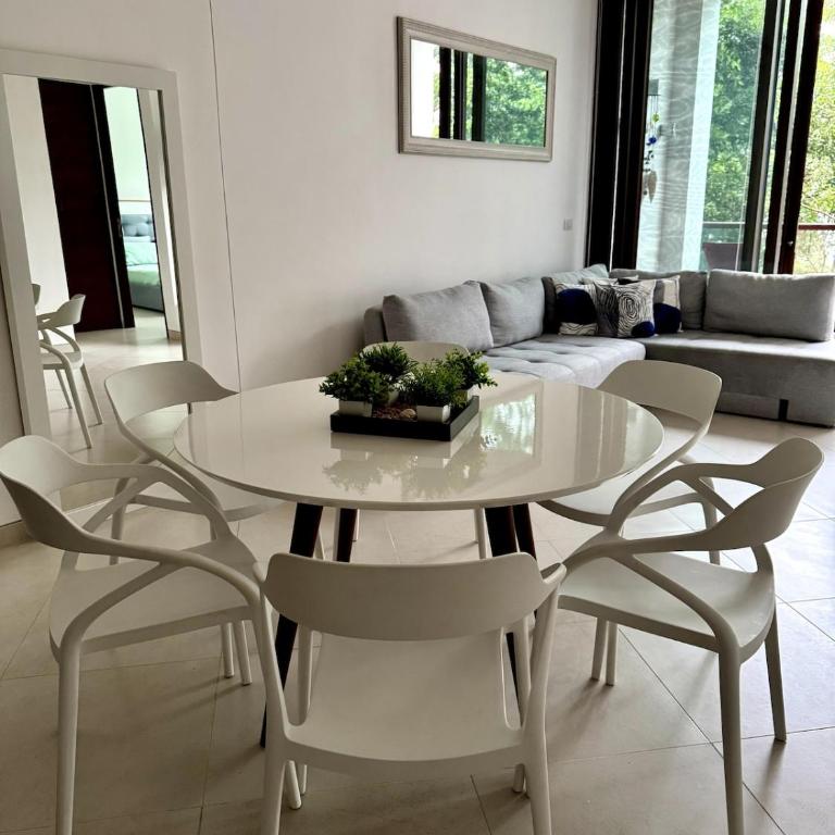 Luxury Oasis Condo Pools, Rooftop & Paddle, Tennis - Two-Bedroom Apartment - 14